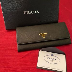 Prada Saffiano large leather wallet. Special edition.
